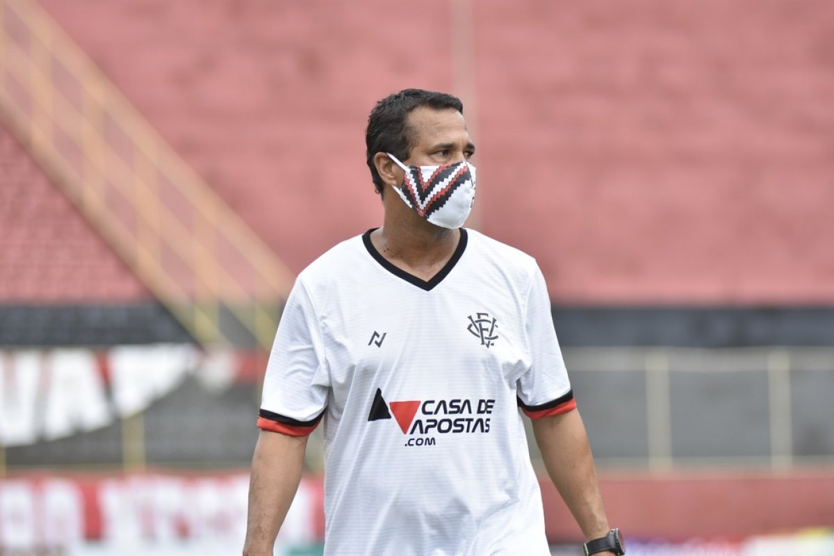 Visando a estreia na Série B, Vitória aposta nos reforços