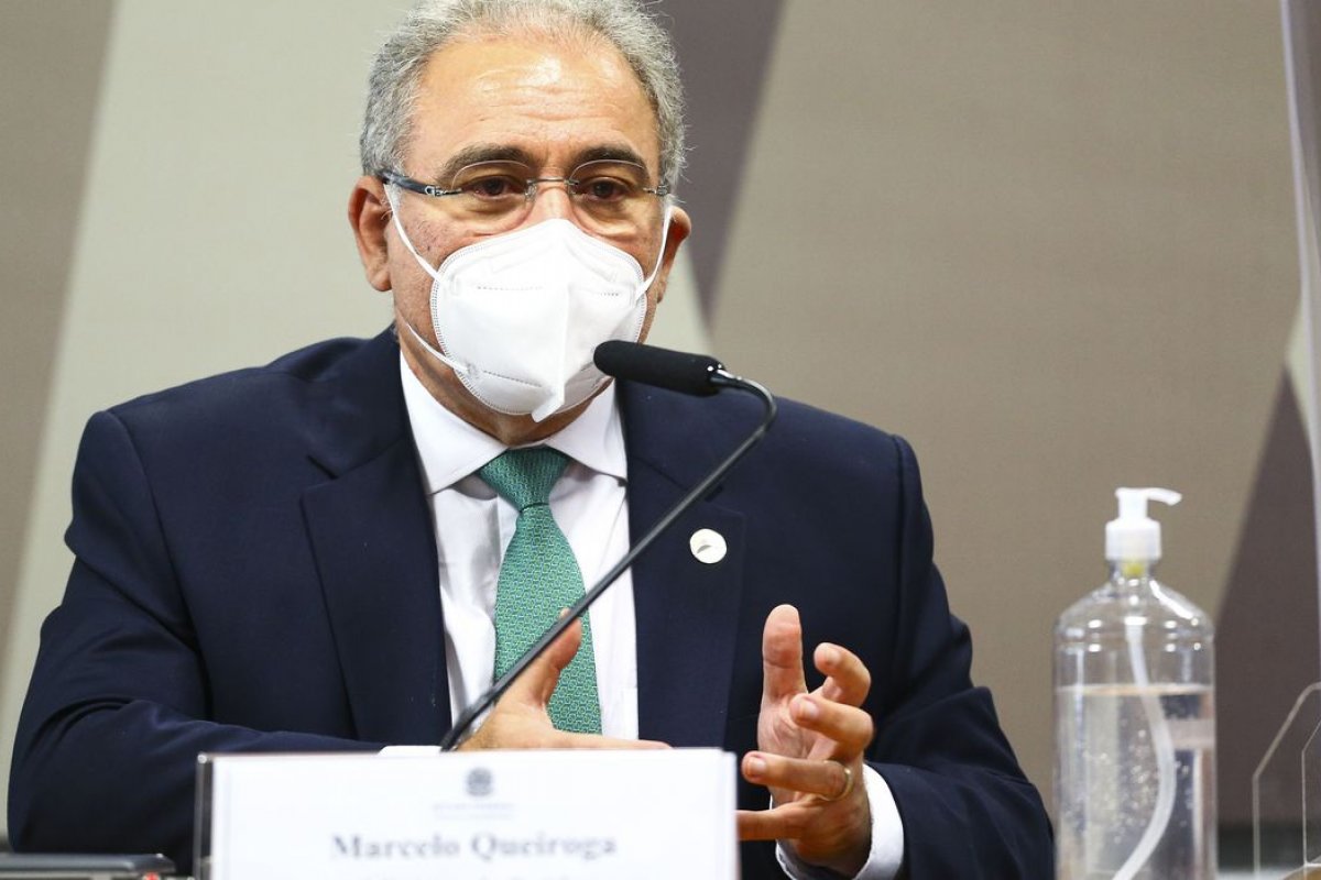 "É uma preocupação", diz ministro da Saúde sobre possível terceira onda