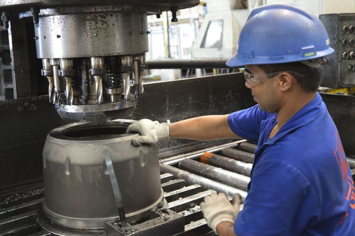 Abimaq: faturamento no setor de máquinas e equipamentos cresce 72% em abril 