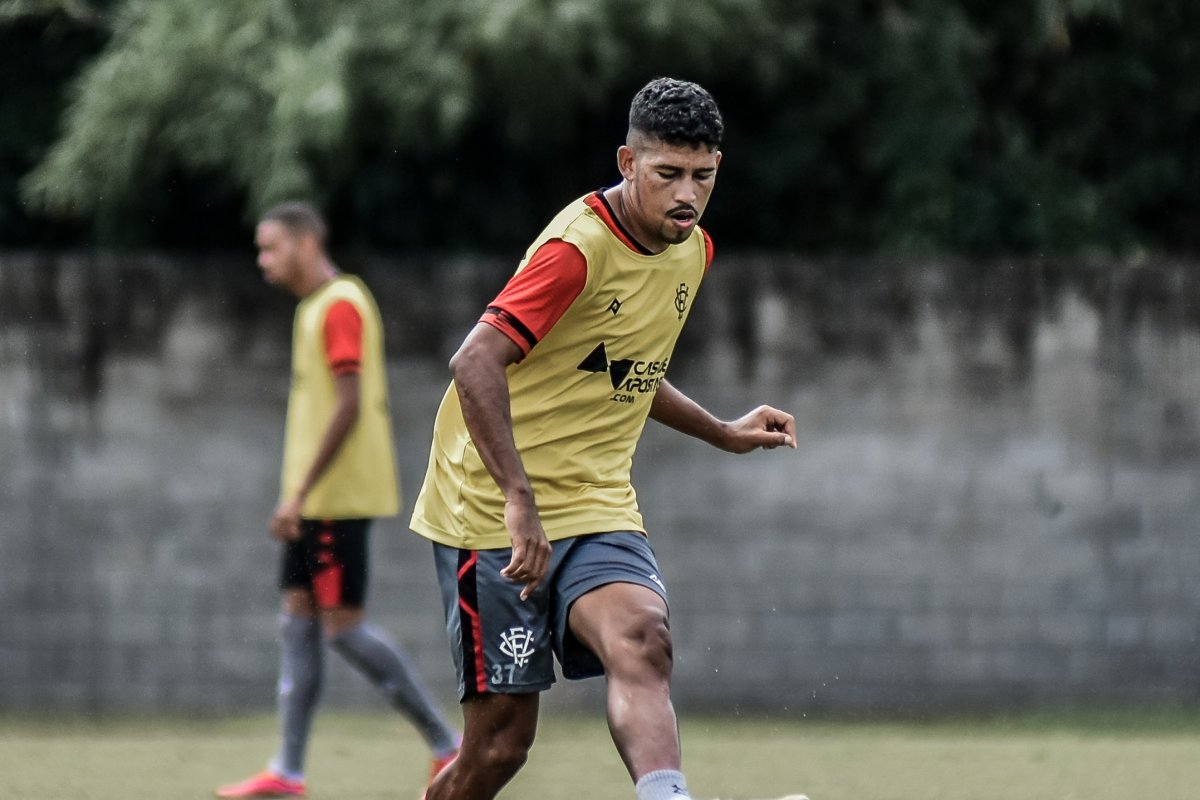 Vitória finaliza preparação para estreia na série B e viaja para Campinas