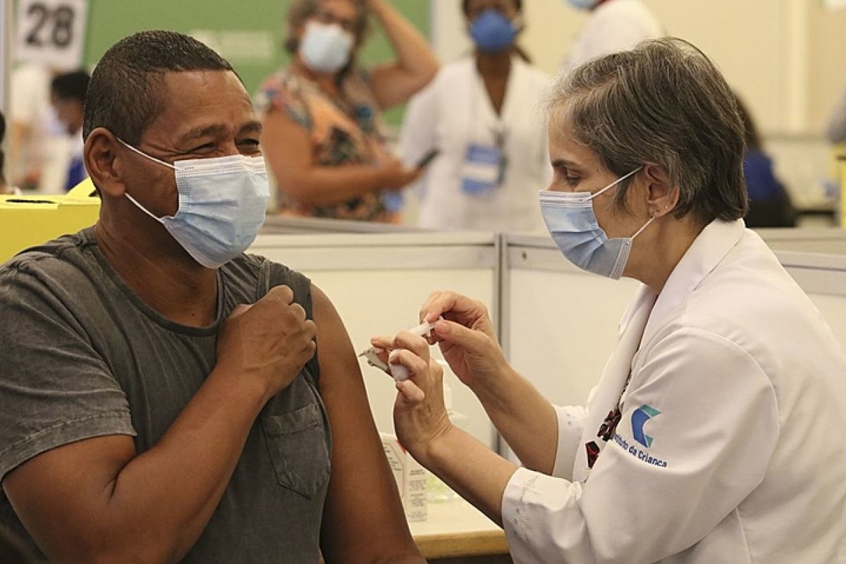Total de vacinados em segunda dose na Bahia atinge marca de 1,5 milhão