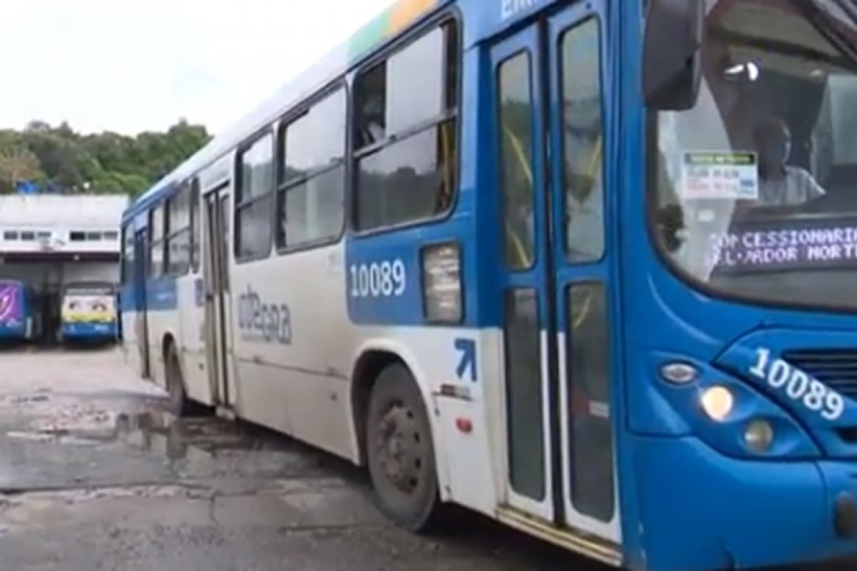 Vacinação de rodoviários sem escalonamento é cancelada e critério volta a ser idade