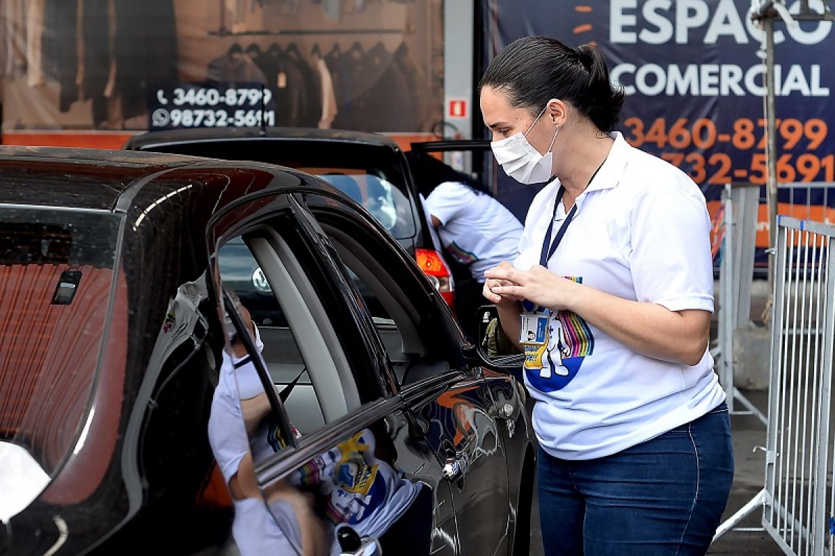 Mutirão para aplicação da primeira dose segue até as 21h nesta quinta (27)