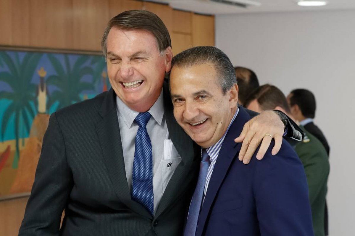 "Estão com medo?", questiona Bolsonaro sobre não convocação de Malafaia à CPI