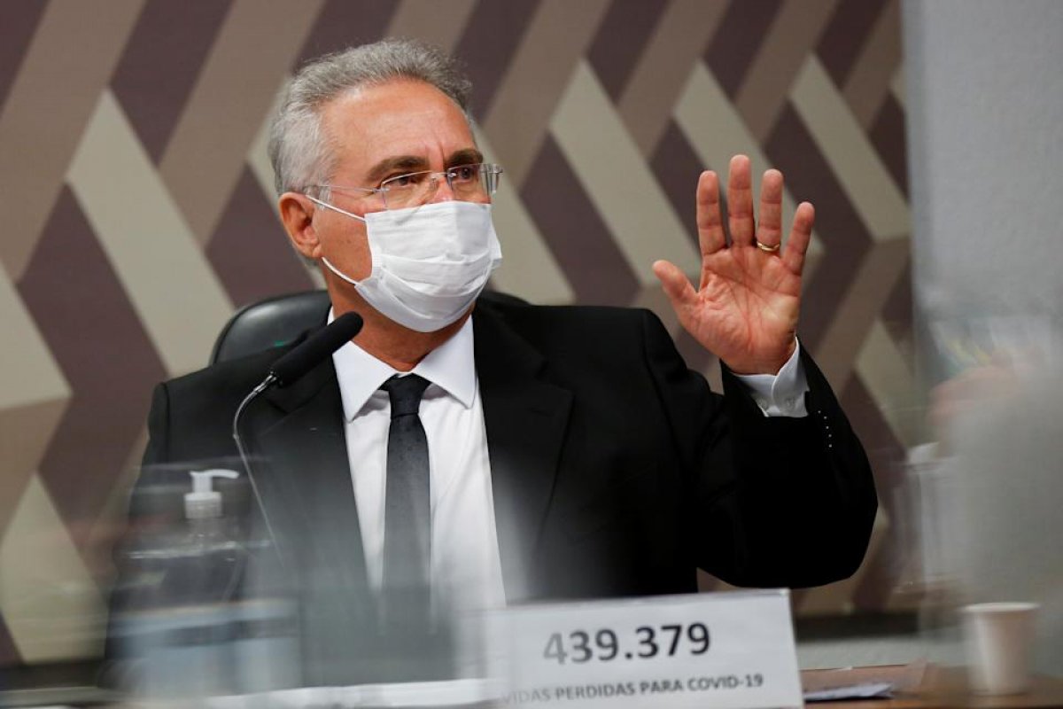 Renan Calheiros disse que não pretende apresentar relatório parcial sobre o primeiro mês da CPI da Covid