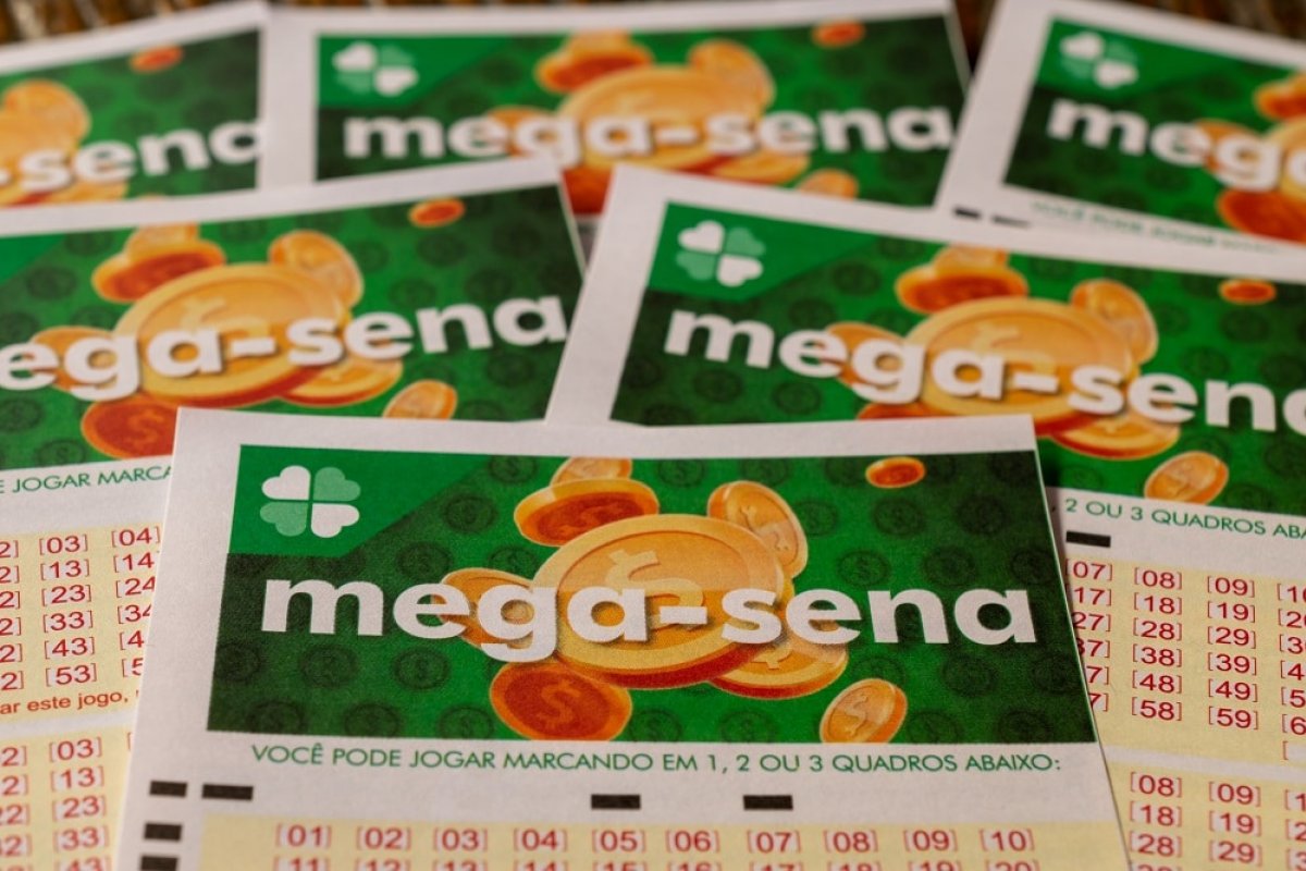 Dois apostadores faturam prêmio de R$ 100 milhões da Mega-Sena no sábado (29)