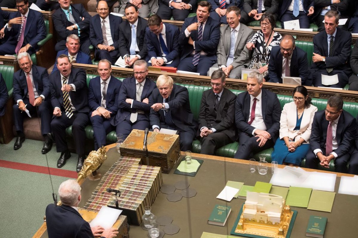 Câmara dos Lordes aprova lei para impedir Brexit sem acordo