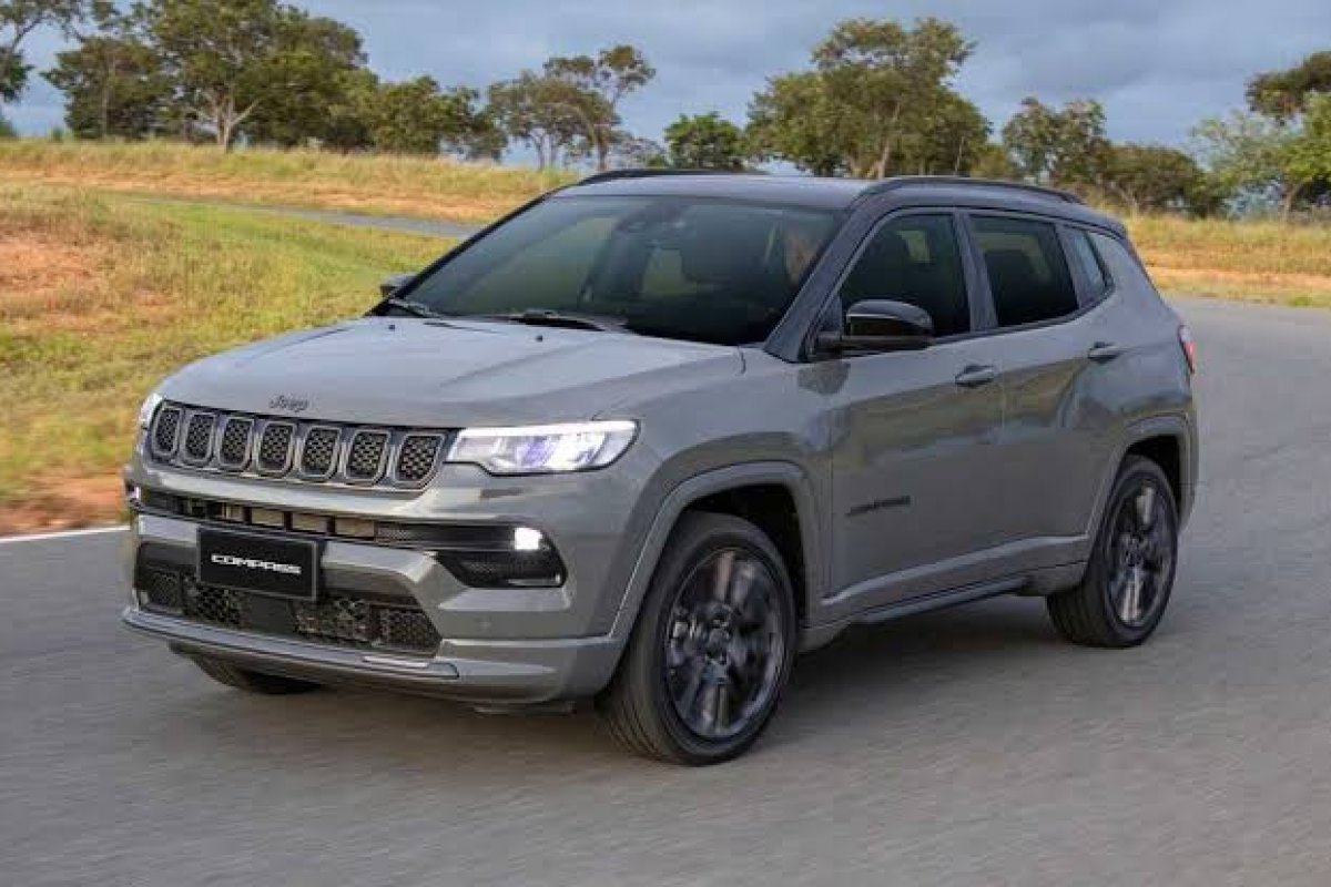 Jeep Compass sofre reajuste de preço um mês após lançamento 