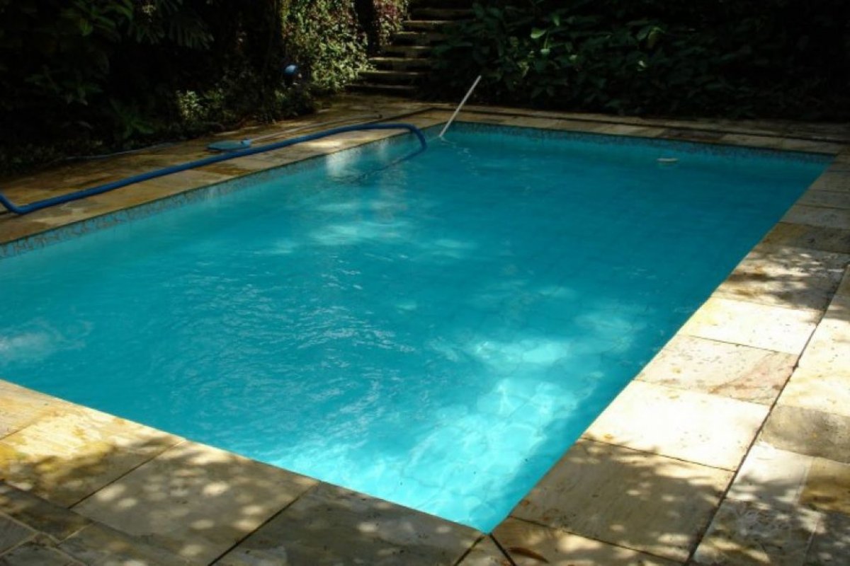 Bebê morre afogado em piscina, em Porto Seguro