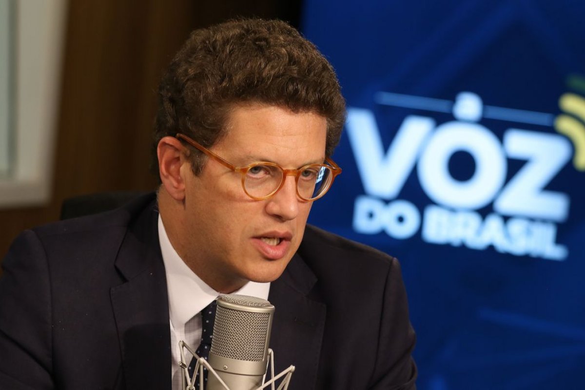 Moraes solicita manifestação da PGR sobre pedido de afastamento do ministro Ricardo Salles