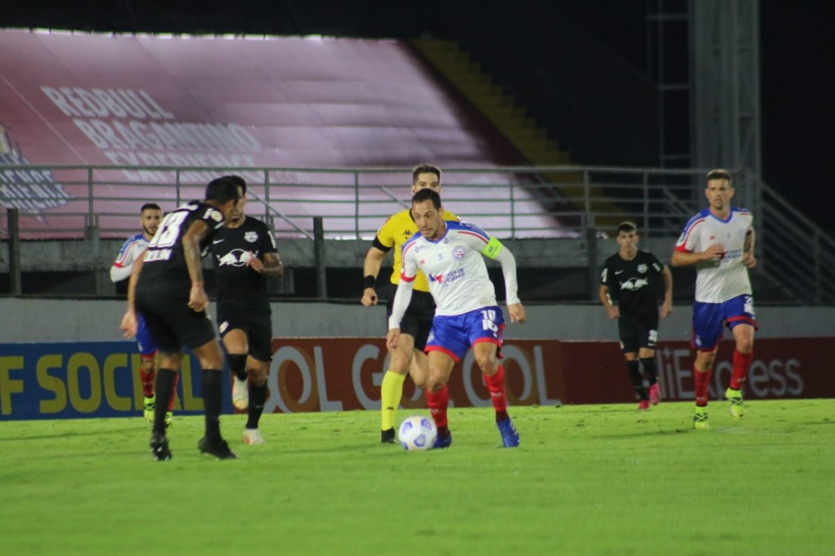 Em jogão de seis gols, Bahia arranca empate com Bragantino pelo Brasileirão