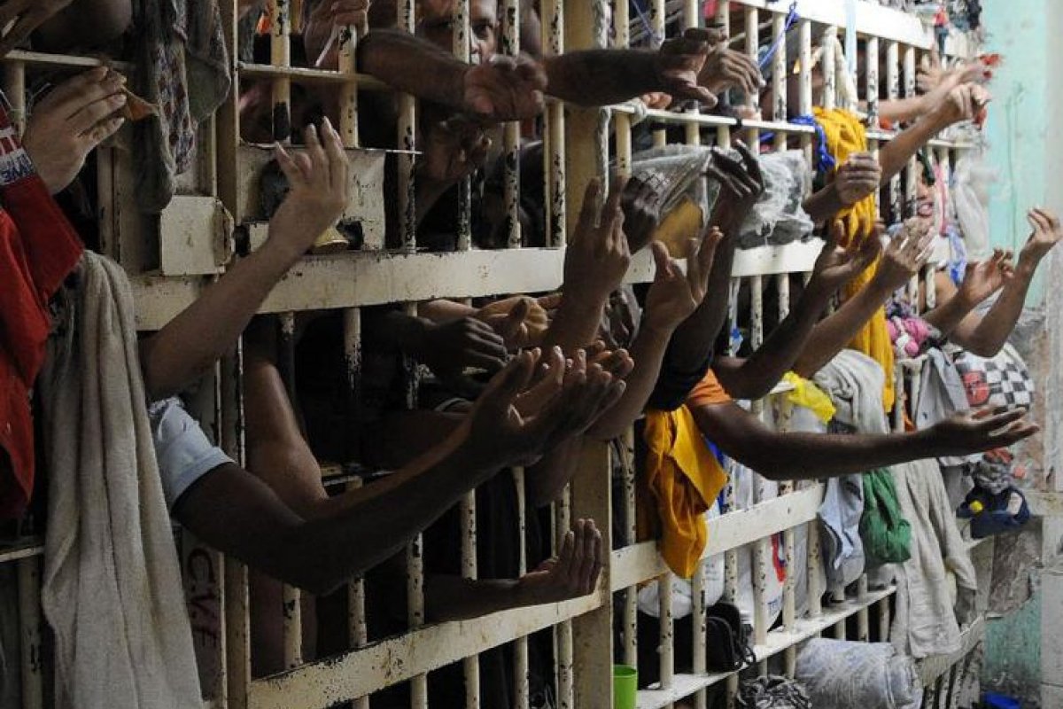 Defensoria afirma 99% dos presos em flagrante em Salvador são negros e pobres