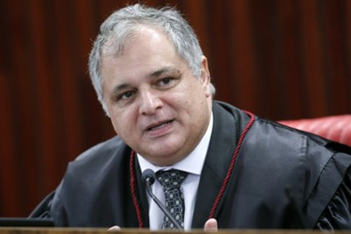 Manifestação de vice-procurador-geral motivou Moraes a negar investigar envolvimento de Bolsonaro em atos antidemocráticos, diz jornal