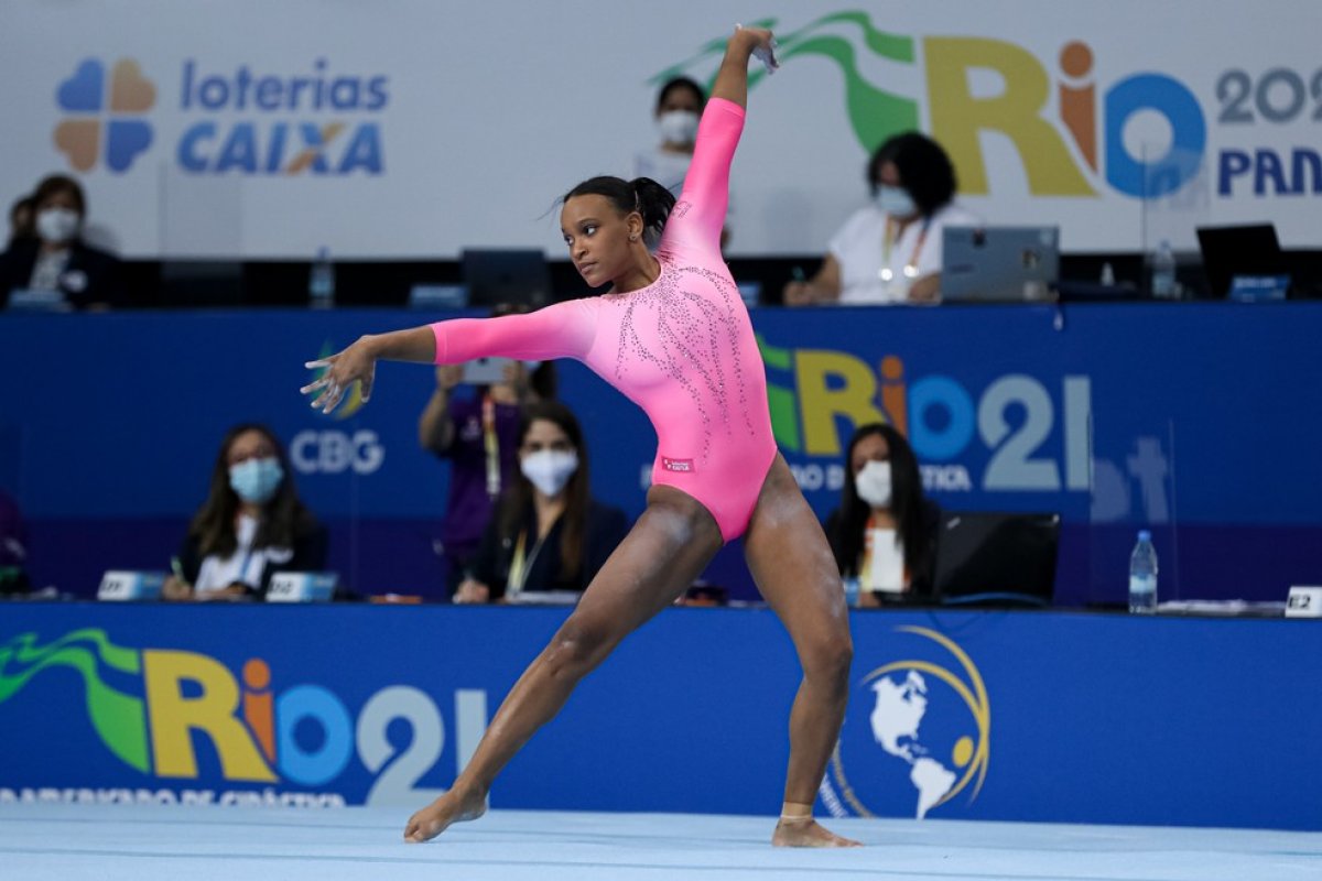 Vídeo: Rebeca Andrade se classifica com ouro e vai levar "Baile de Favela" para as Olimpíadas