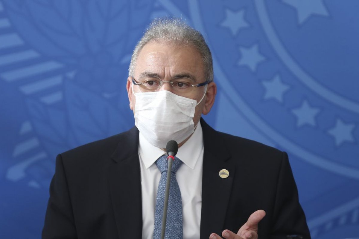 “Ainda não está caracterizada uma terceira onda”, diz Queiroga sobre Covid-19 no Brasil