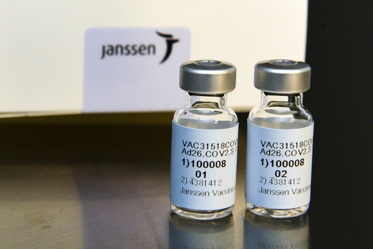 Vacina da Janssen chegará ao Brasil perto do prazo de validade