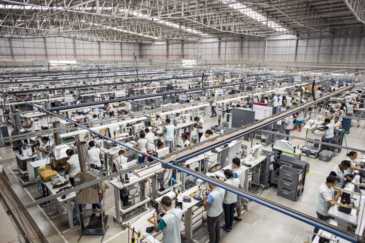 Produção industrial recua 12,4% na Bahia em abril, diz IBGE