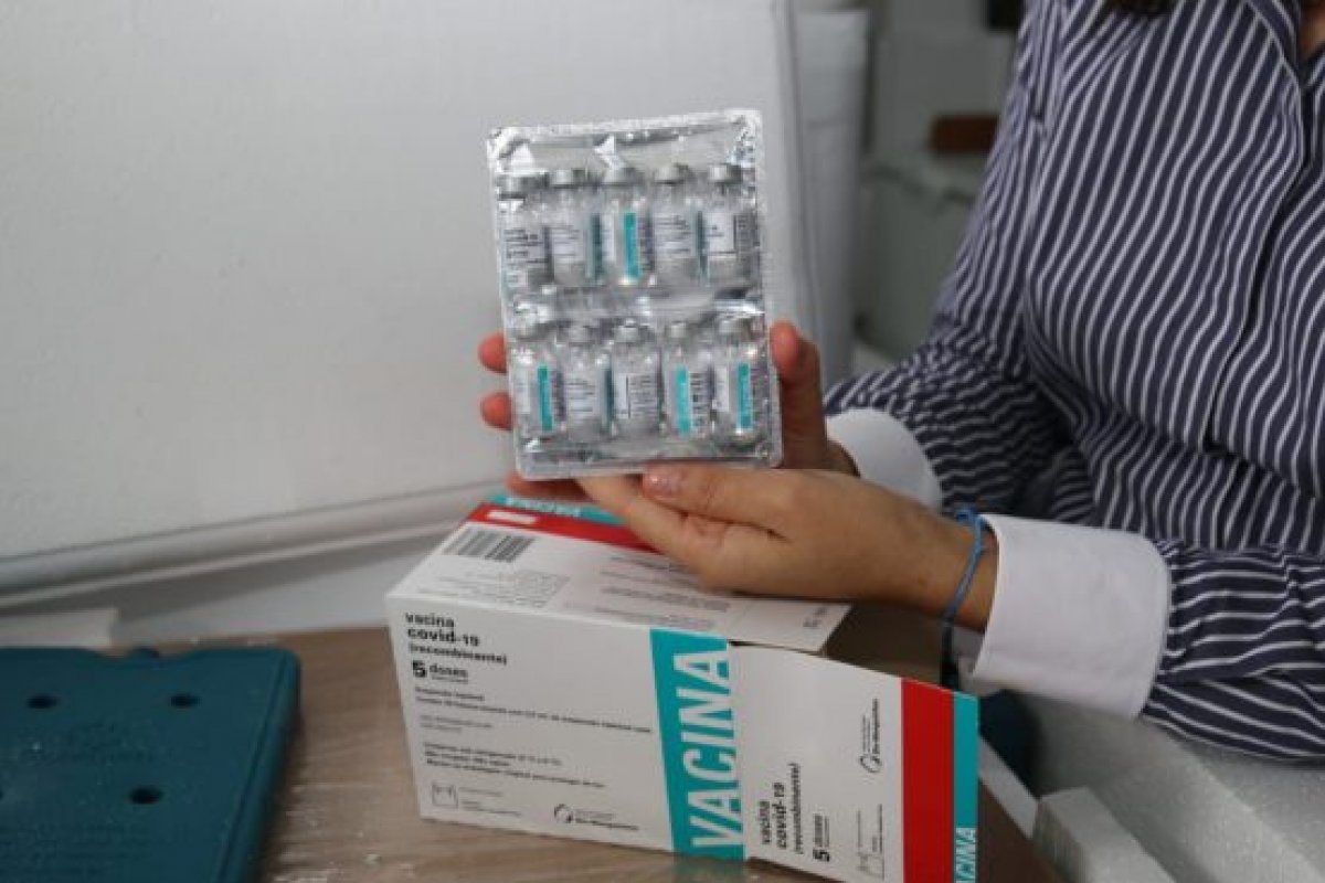 Bahia vai receber mais  227.000 doses da vacina Astrazeneca contra a Covid-19