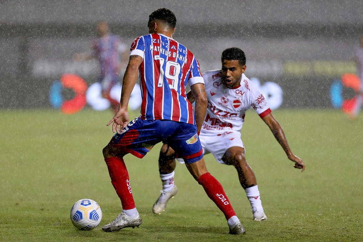 Em jogo sem empolgar, Bahia bate Vila Nova e avança para oitavas da Copa do Brasil