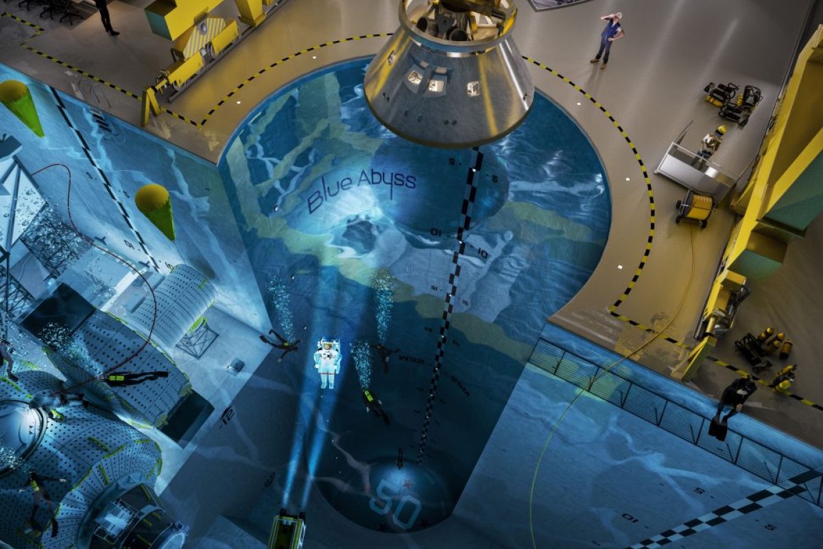 Astronautas vão treinar em maior piscina do mundo