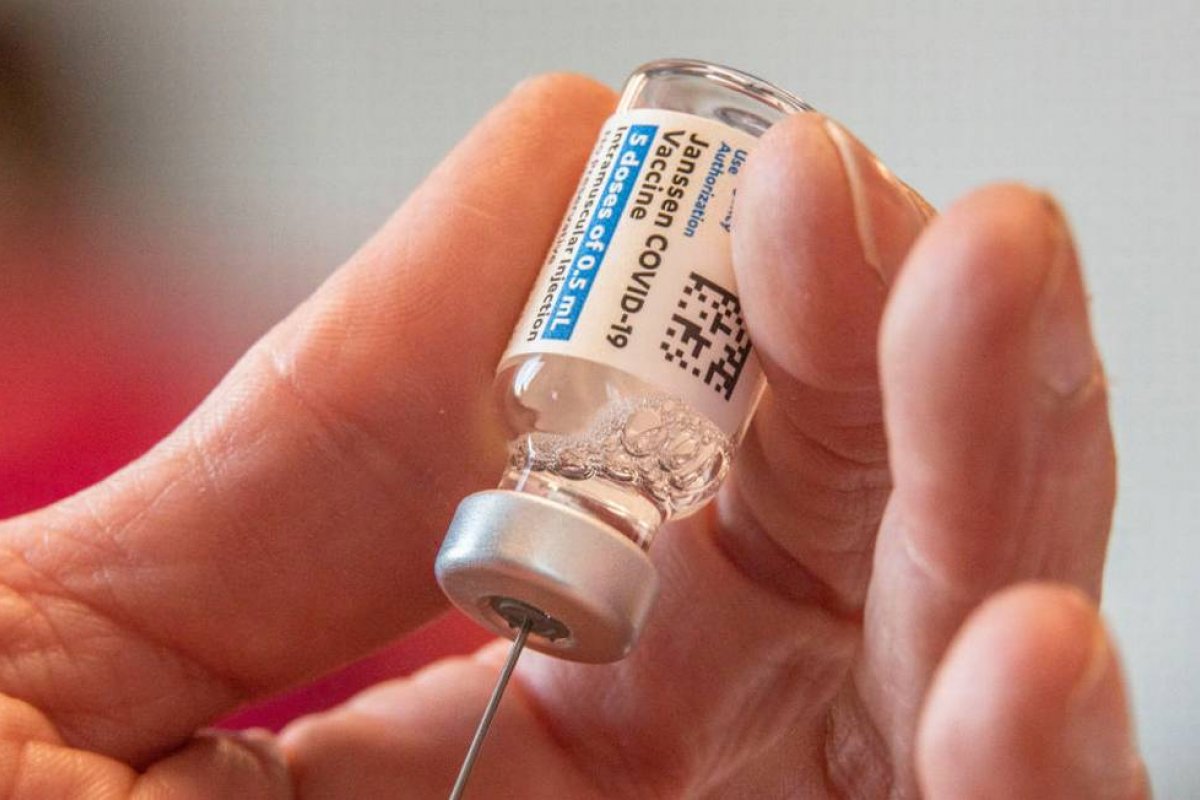 Governo consultou embaixadas apenas em fevereiro sobre cláusulas 'leoninas' da Pfizer e da Janssen, mostram documentos 