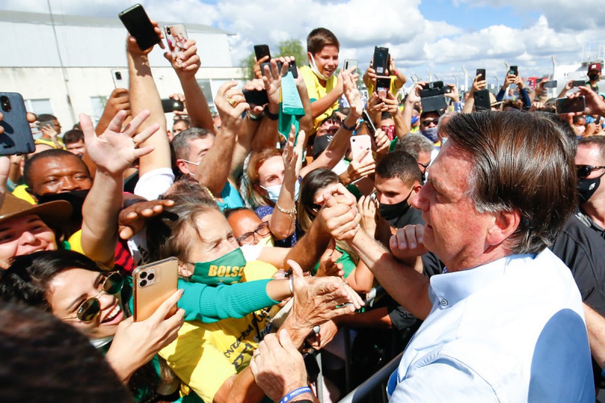 Vídeo: multidão recepciona Bolsonaro no Espírito Santo