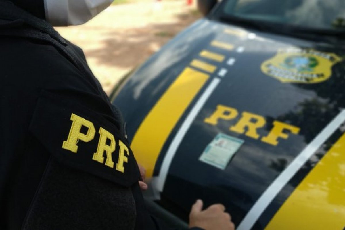 Motorista é preso com CNH falsa em rodovia no norte da Bahia
