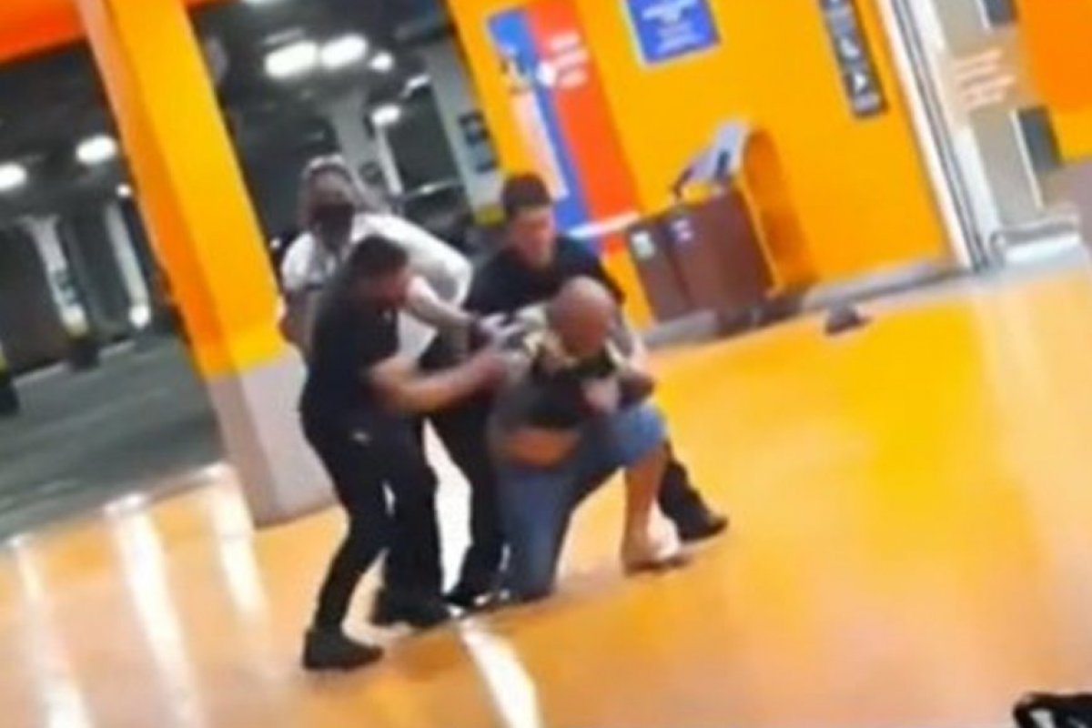 Carrefour fecha acordo de R$ 115 milhões após morte de João Alberto em supermercado