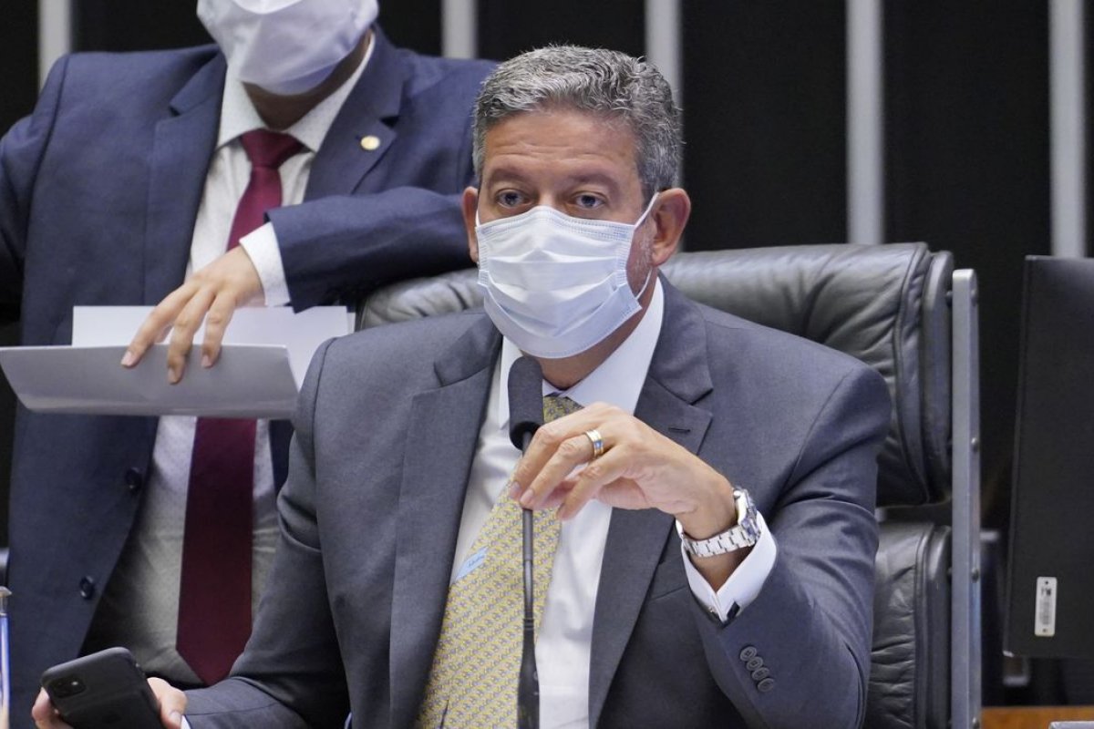 Lira informa que responsáveis pela elaboração do texto da Reforma Tributária devem ser definidos esta semana