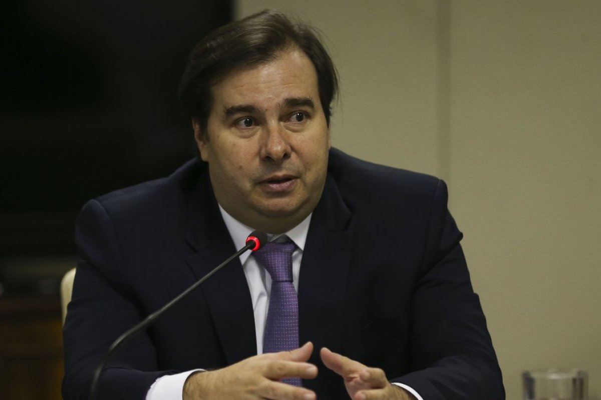 Rodrigo Maia é expulso do DEM