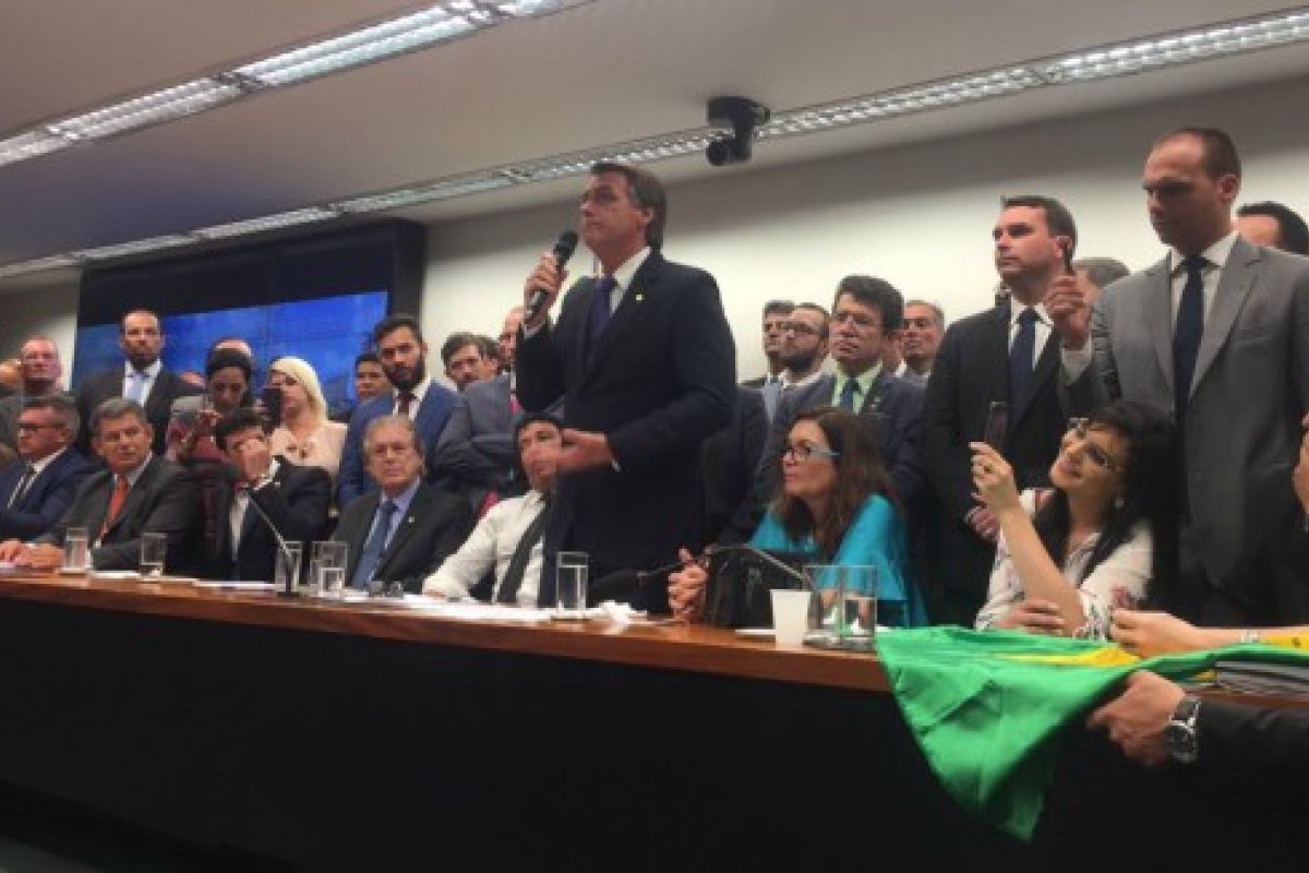 PSL discutirá nesta terça-feira (10) sobre liderança e reformulação do partido 