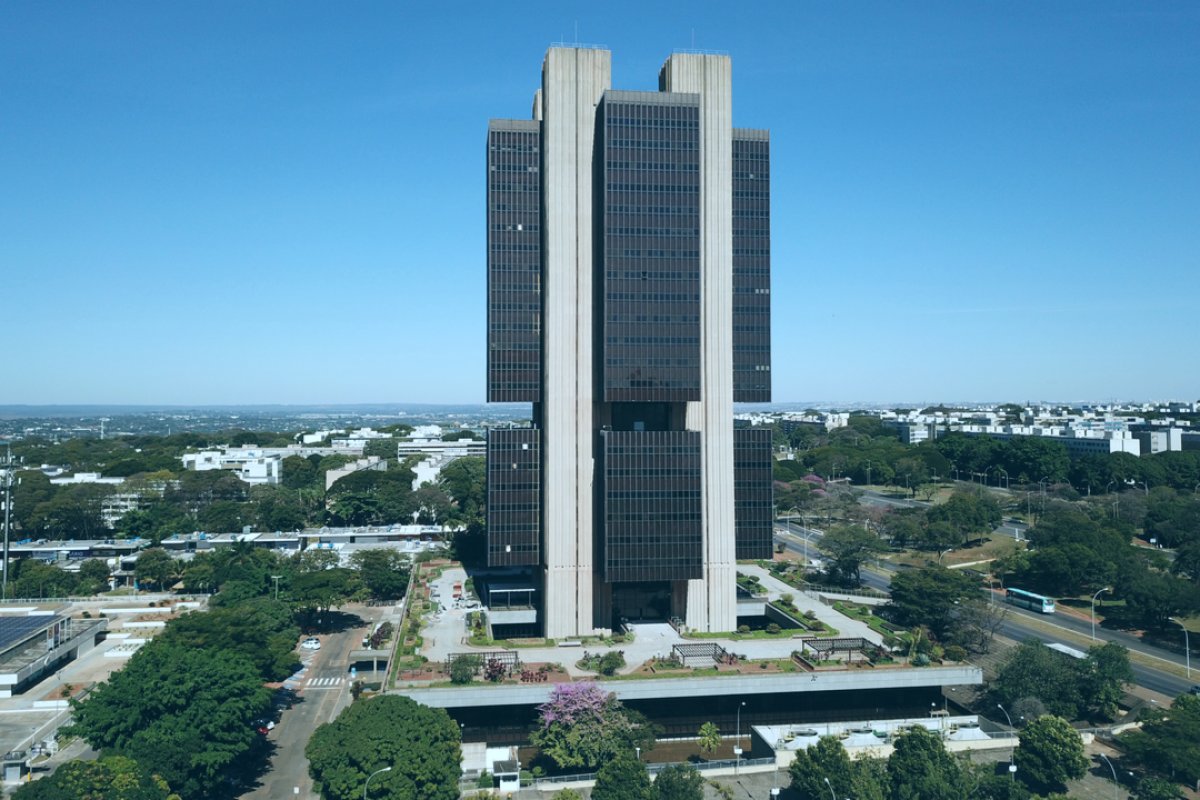 Mercado prevê que BC eleve juros ao maior nível em um ano e meio