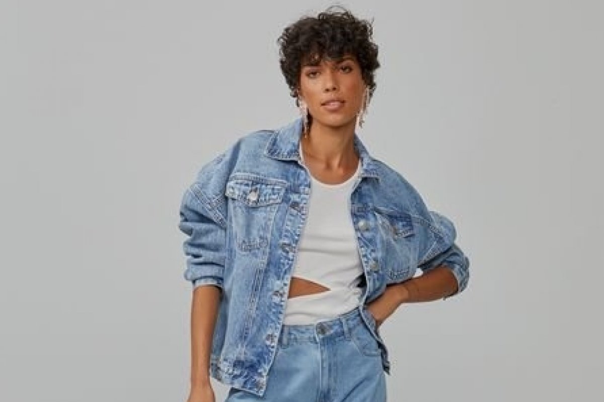 Como usar jaqueta jeans em looks mais modernos 