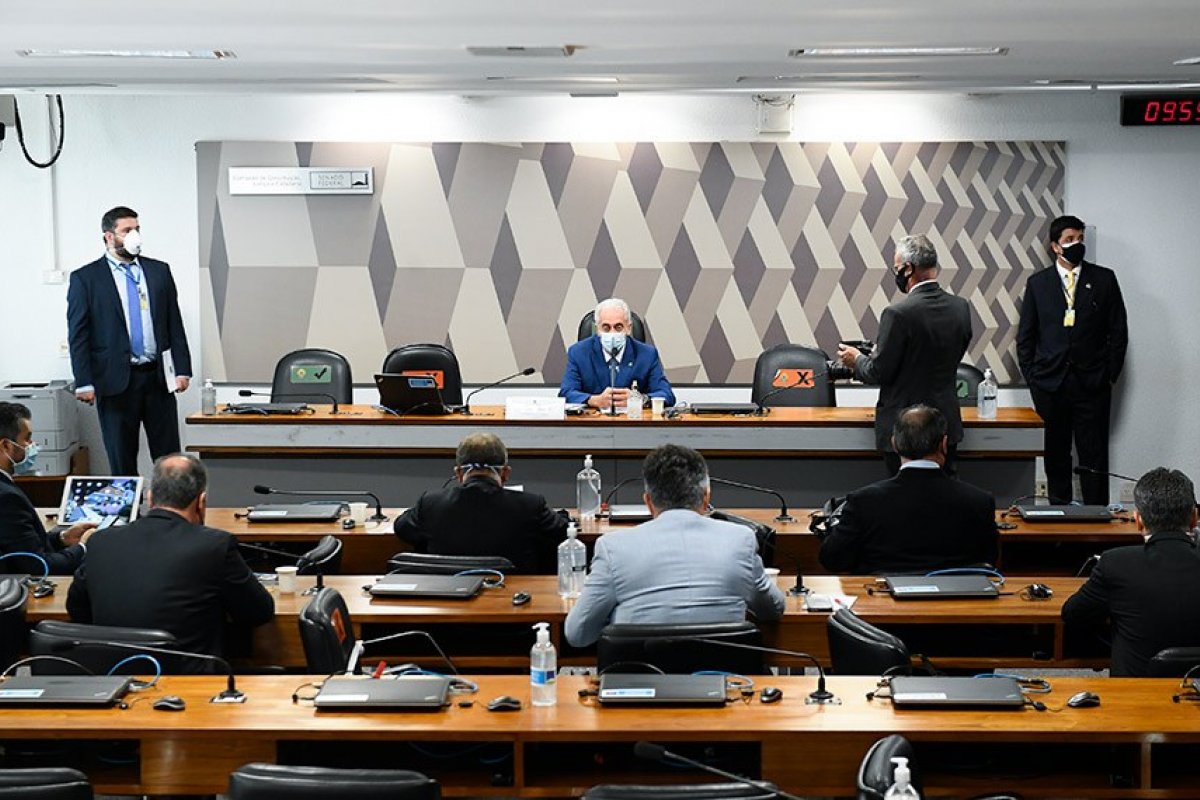CPI anuncia hoje novos investigados e ouve defensores da cloroquina
