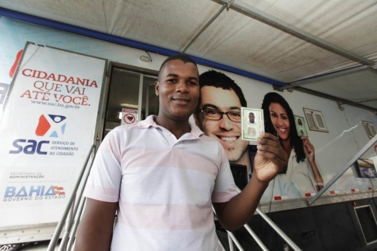 Unidade móvel do SAC realiza atendimentos em Camaçari até a próxima sexta (25)