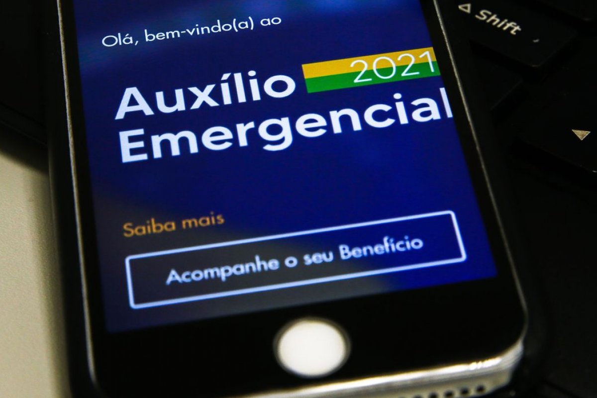 Aniversariantes de fevereiro e março recebem 3ª parcela do auxílio neste fim de semana