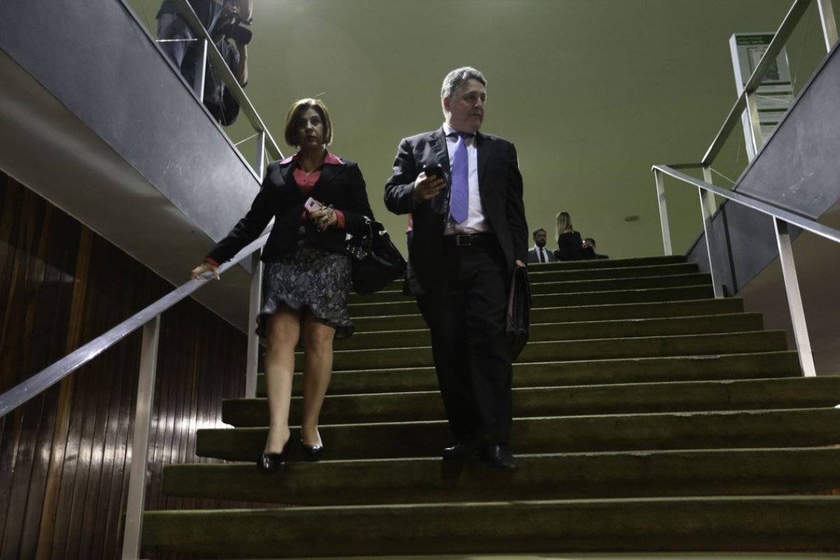 Tribunal mantém cassação do mandato de Rosinha Garotinho