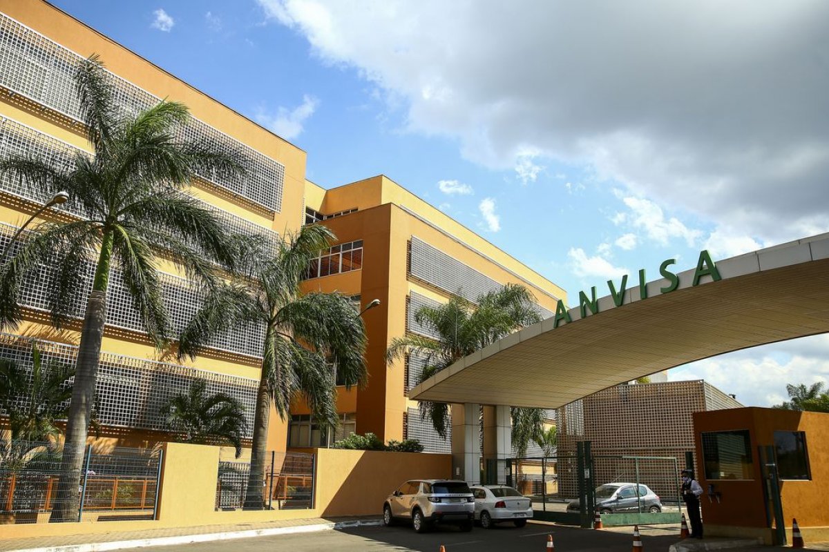 "Qualquer cidadão pode realizar notificações sobre eventos adversos de vacinas e medicamentos", diz Anvisa