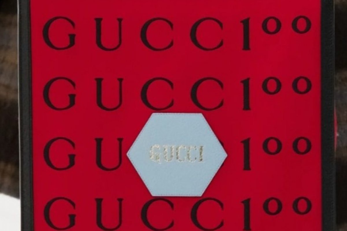Gucci lança em Milão coleção dedicada ao seu centenário