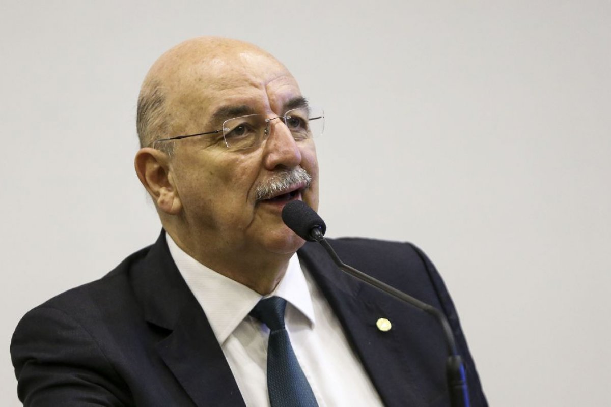 Em mais de 8 horas de depoimento na CPI, Osmar Terra nega existência de "gabinete paralelo"