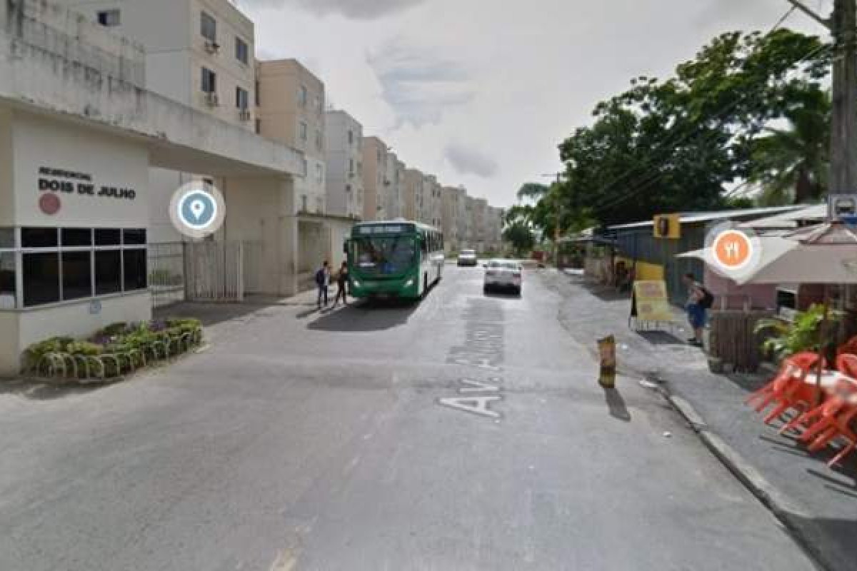 Roubo de carro termina com troca de tiros e um ferido no bairro de Nova Brasília, em Salvador