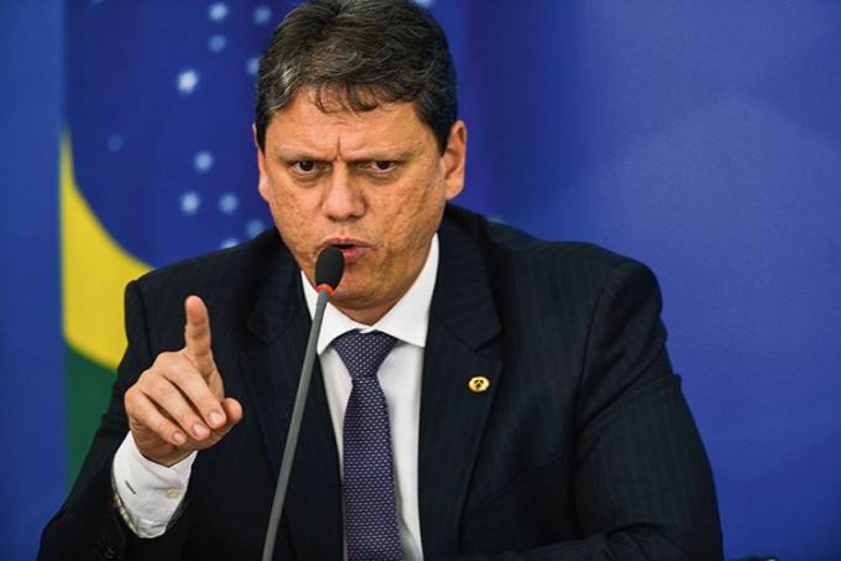 Video:"Via Bahia debocha da população baiana ", diz Tarcisio Freitas