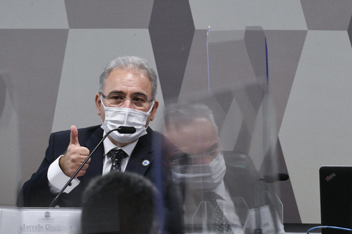 Vídeo: Queiroga se irrita com pergunta sobre Covaxin e abandona coletiva 