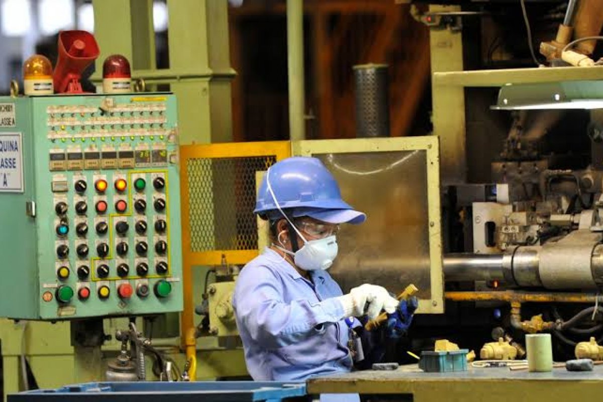CNI: produção industrial cresce em maio