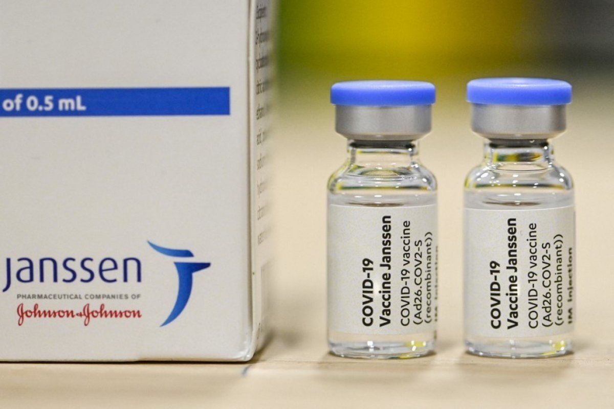 Brasil recebe 3 milhões de doses da Janssen nessa sexta-feira (25) doadas pelos EUA