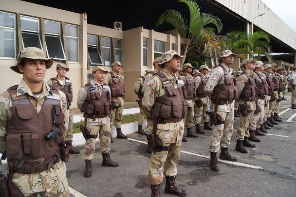 Em assembleia, PMs descartam greve