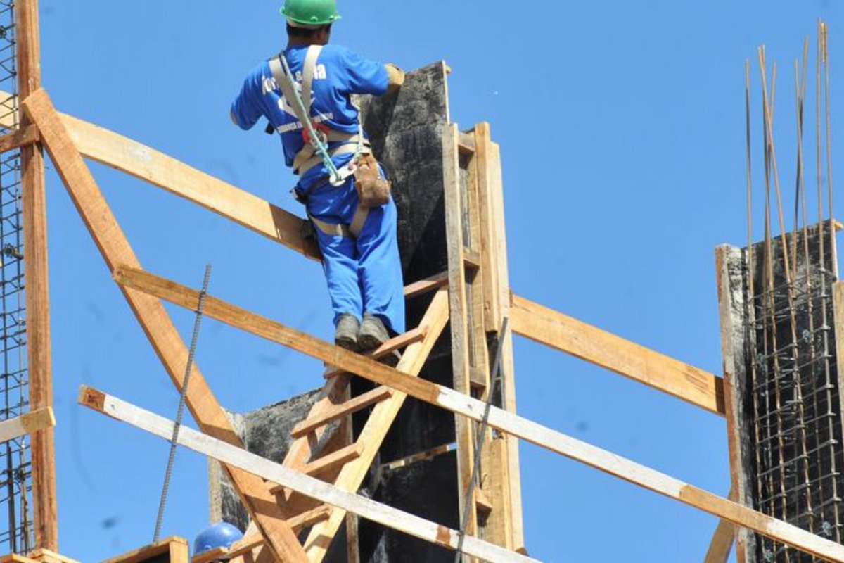 CNI: atividade e emprego permanecem em queda na indústria da construção