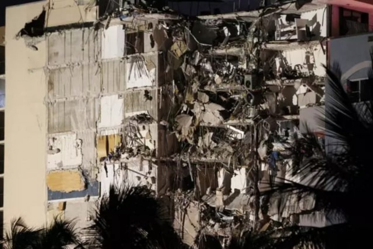 Número de mortes em desabamento de prédio nos EUA sobe para cinco