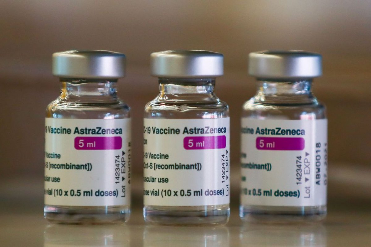 Oxford e AstraZeneca iniciam teste de vacina contra variante beta