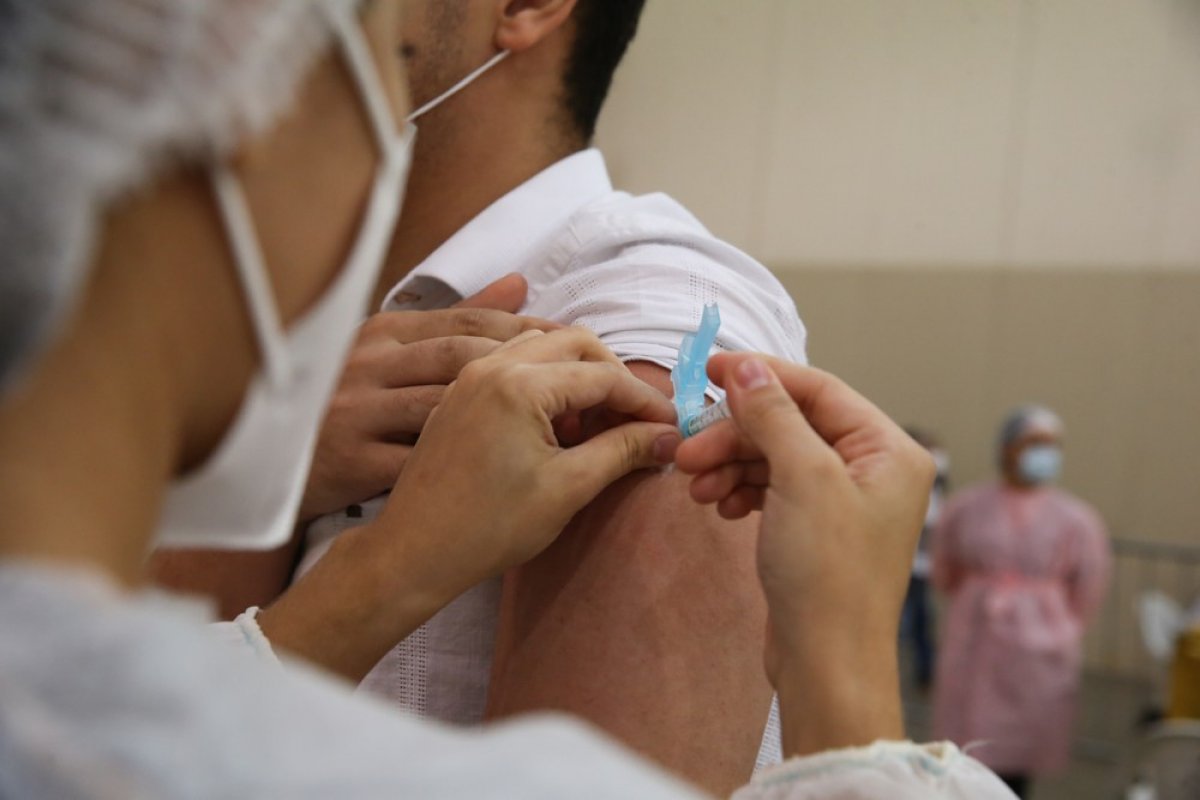 Covid-19: mais 23 mil pessoas são vacinadas em primeira dose na Bahia